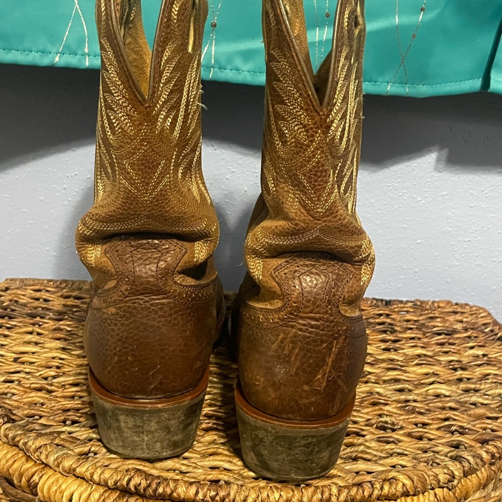 Boots - Picture 4 of 7